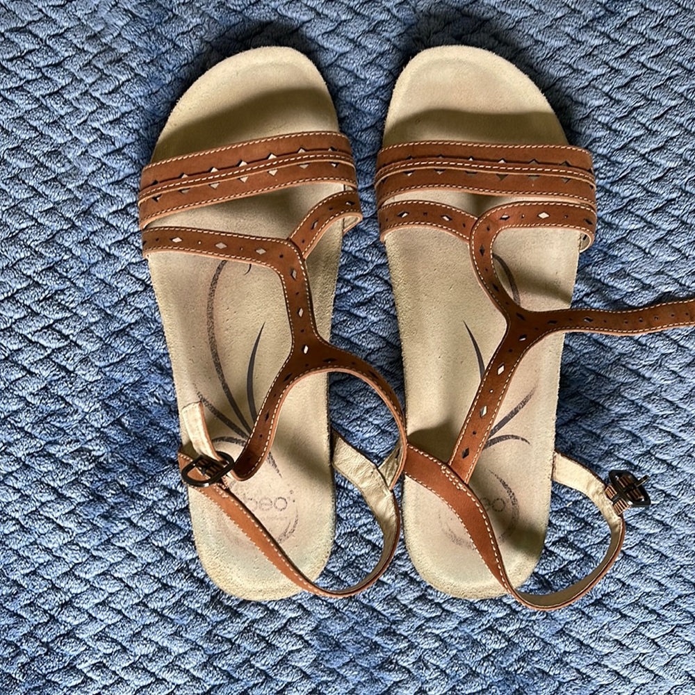 Abeo Sz 9.5 brown sandals EUC arch supports cork rubber soles